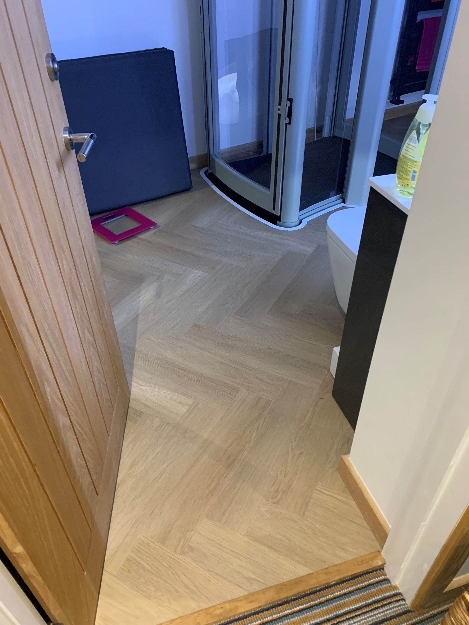 Impervia® Herringbone Champagne Oak 9