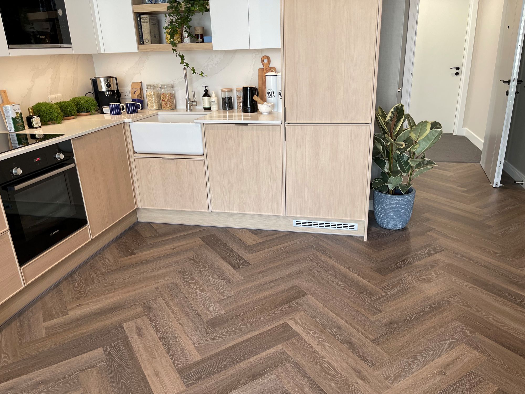 Impervia® Herringbone Cobble Grey Oak 4